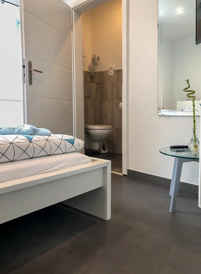 Homestay Am Markt Adenau Esterno foto
